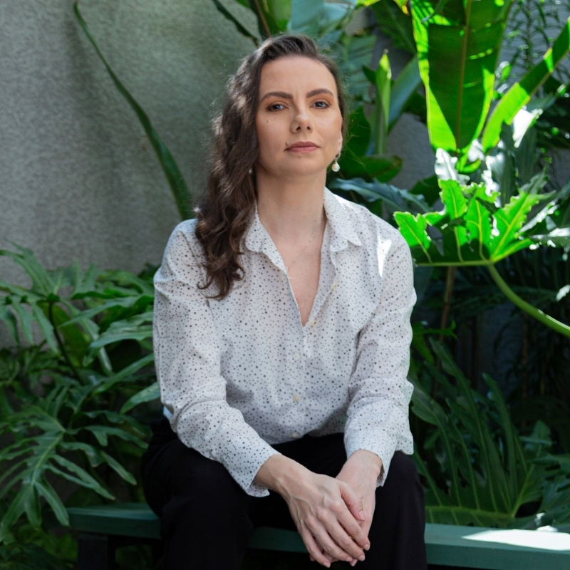 Dra. Juliana Zacardi de Oliveira